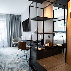 Hotel Q